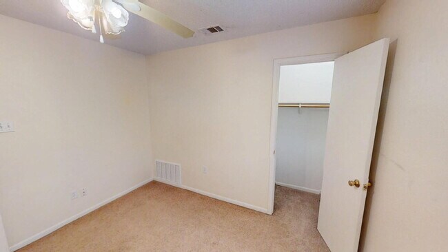 Building Photo - "Spacious 4-Bedroom Retreat with 2 Baths in Prime Killeen Location – 1,590 Sq Ft of Comfort!"
