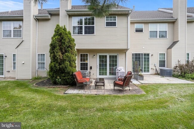 Building Photo - 2302 Harvard Dr