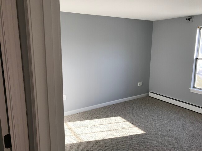 Building Photo - 1301 White Cedar Blvd