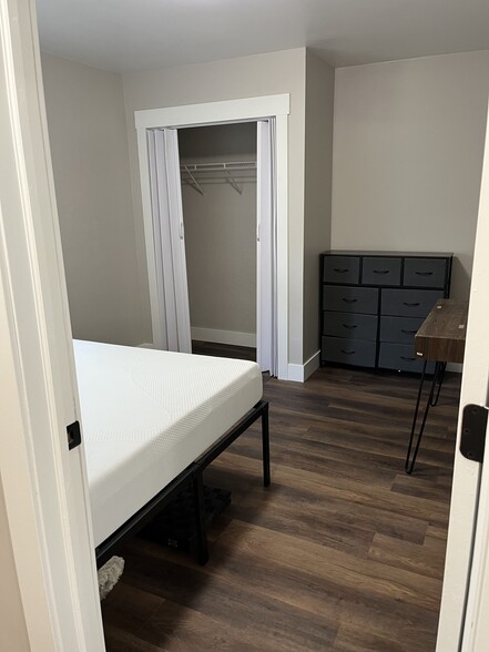 Building Photo - 1320 Fairlawn Ave