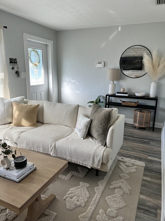 Building Photo - 5393 16th Ave N