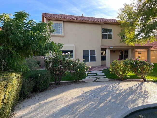 Building Photo - 4746 W Carla Vista Dr