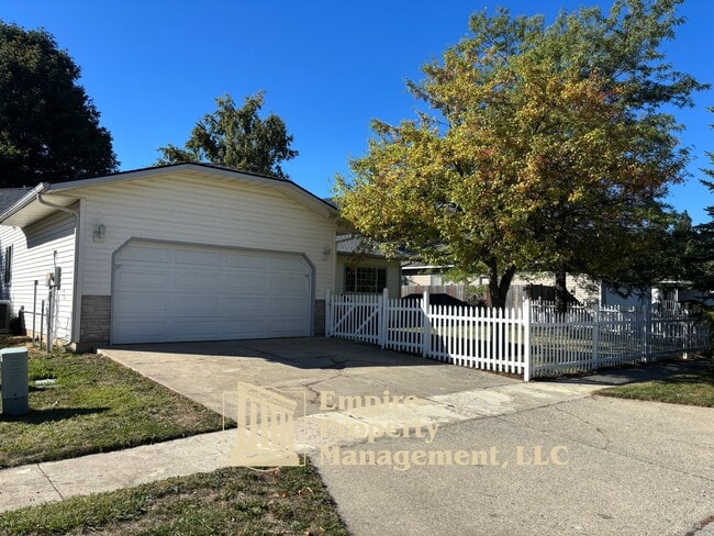 Primary Photo - 2325 Aspen Way