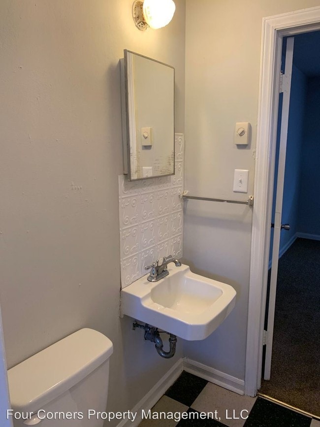 1815 McKnight Mill Rd 1815 McKnight Mill Rd Greensboro NC 27405