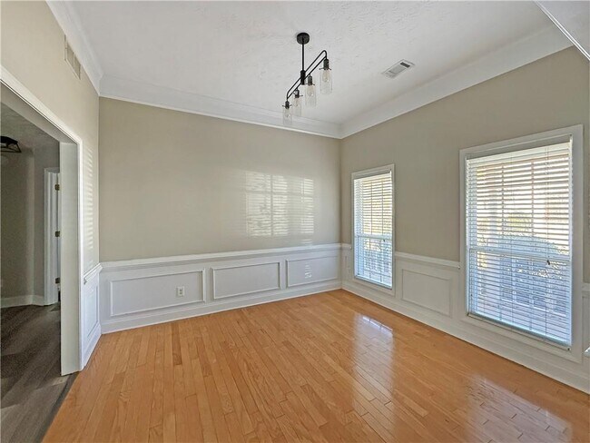 Building Photo - 3028 Express Ln NE