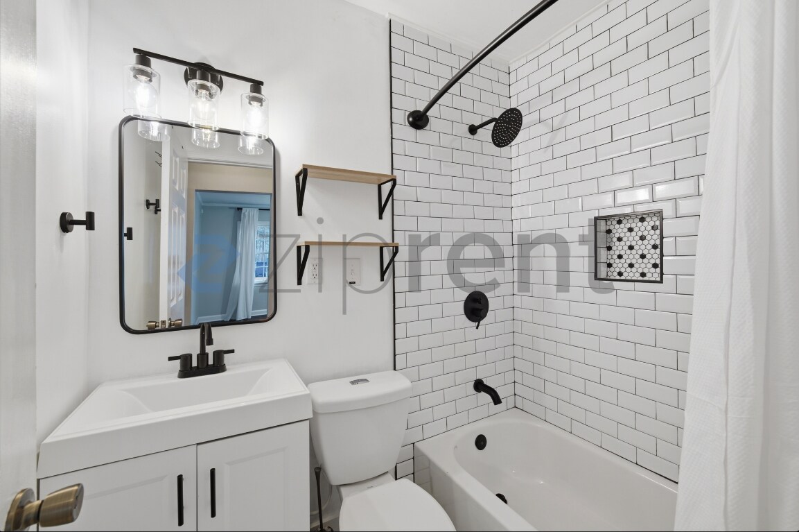 Building Photo - 1534 Beatie Ave SW