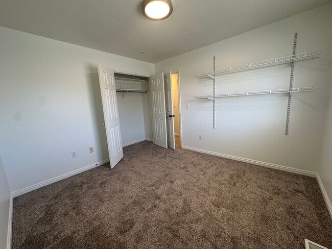 Building Photo - Freshly Painted, New Carpet Throughout - Home For Rent In Springville!!!