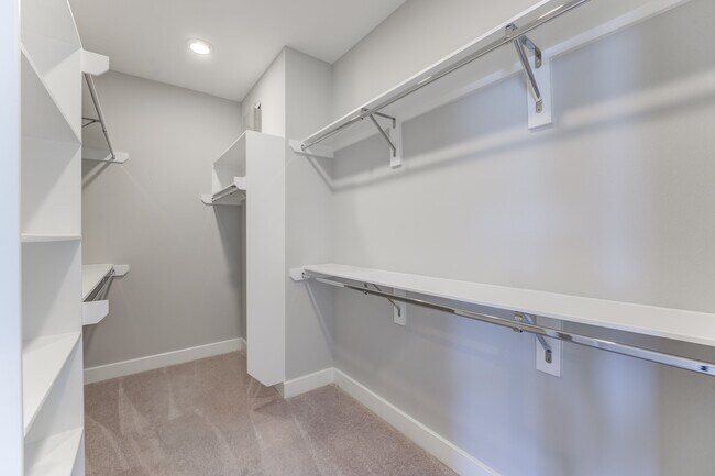 Building Photo - 2510 Tuam St