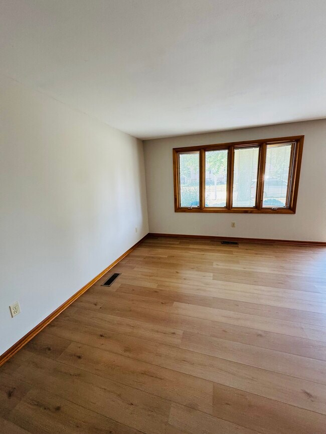Building Photo - 4817 Eastwick Dr