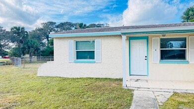 Building Photo - 4 Cypress Cir