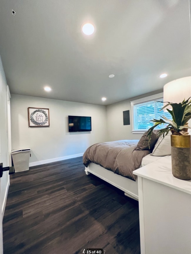 Building Photo - Modern Woodland Retreat in the Heart of Gig Harbor