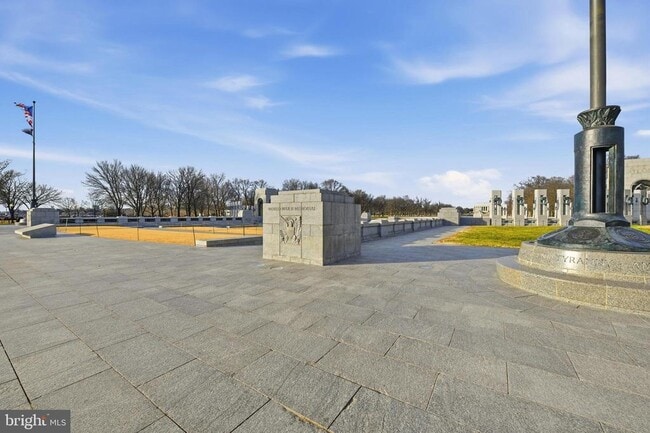 Building Photo - 916 G St NW