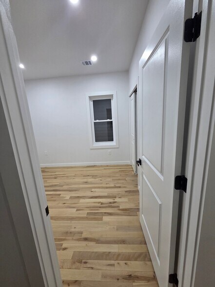Building Photo - 9 Voorhees St