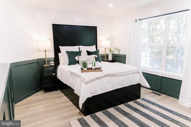 Building Photo - 268 Dogwood Dr