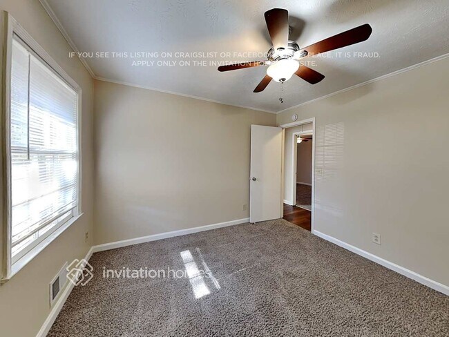 Building Photo - 4515 Lincoln Way SW