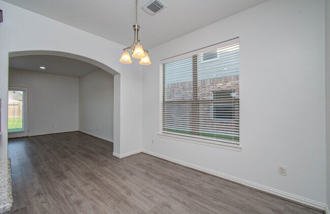 Building Photo - 22314 Mosshall Ct