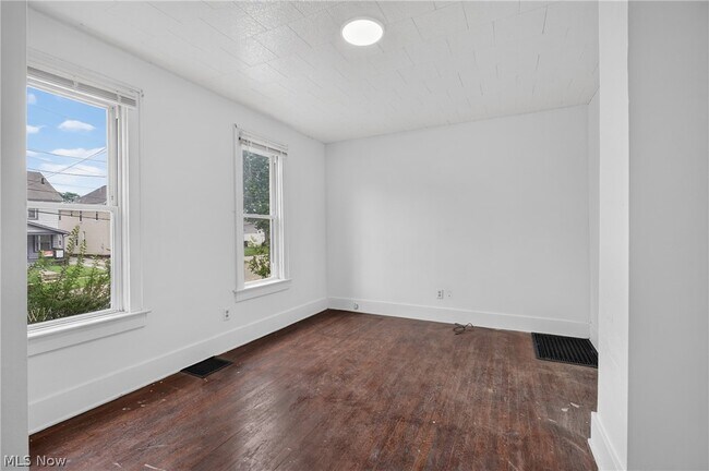 Building Photo - 517 Brown St