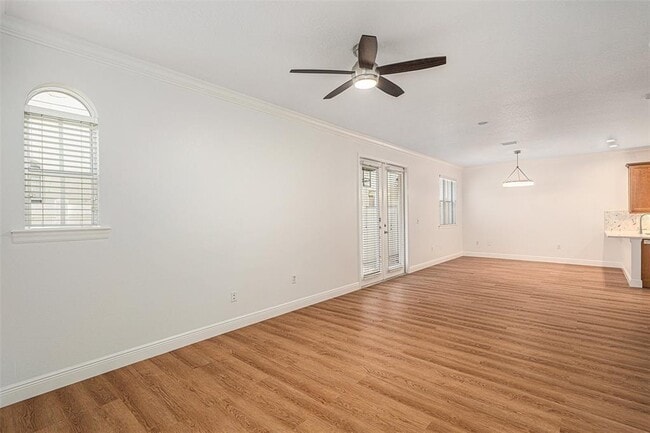 Building Photo - 111 S Melville Ave