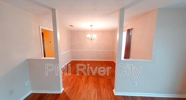 Building Photo - 5998 Greenwillow Ln S