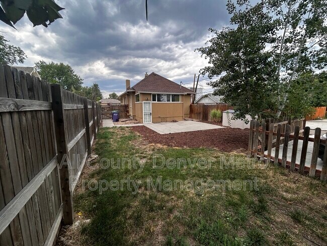 Building Photo - 3774 Yates St