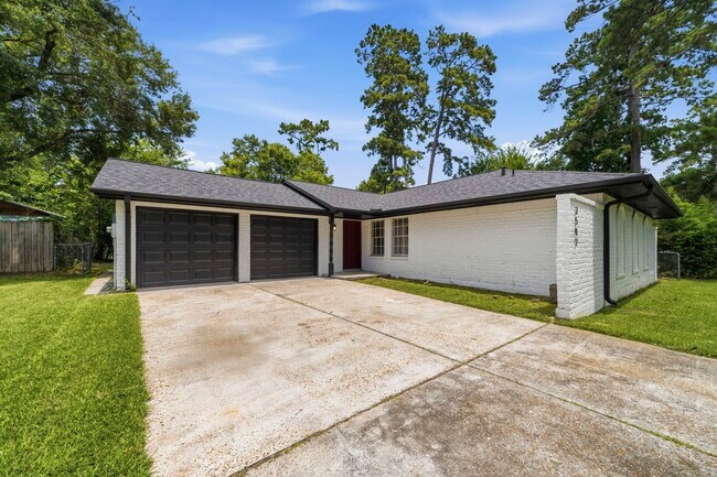 Building Photo - 3507 Lake Ridge Bend