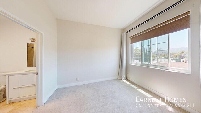 Building Photo - 4348 Mammoth Ave