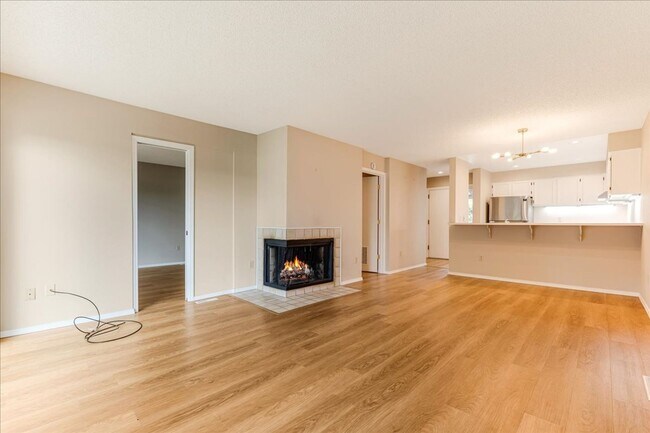 Building Photo - 5150 S Landing Dr