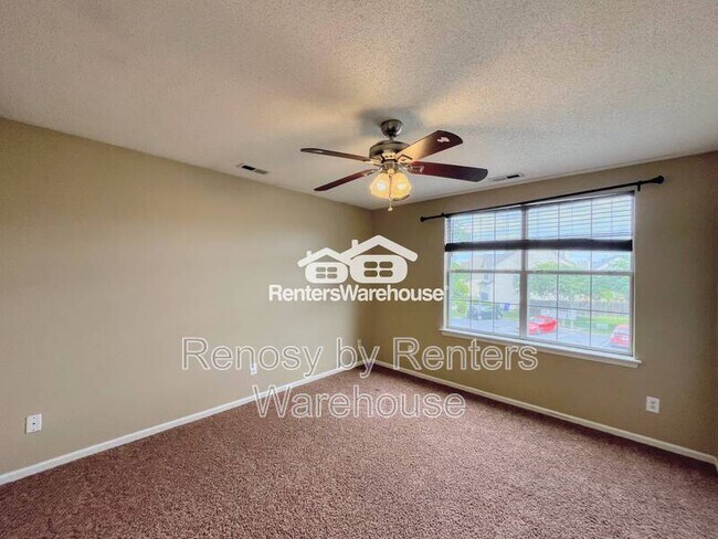 Building Photo - 601 Whisper Walk