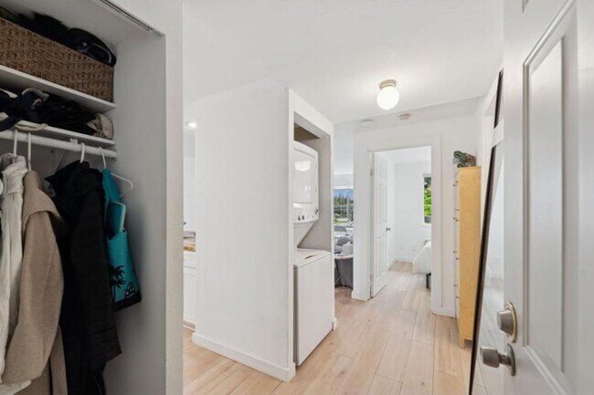 Building Photo - 1 bedroom in Seattle WA 98133