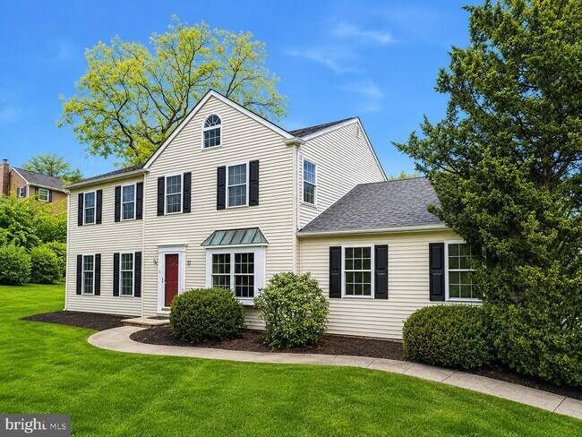 Building Photo - 902 Kirby Dr