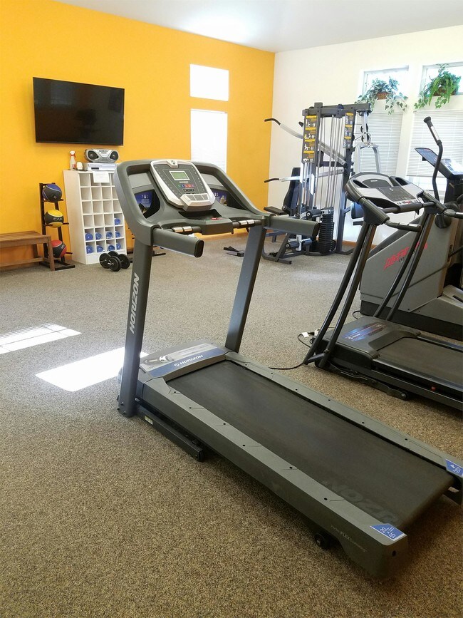 Building Photo - 290 Prairie Heights Dr