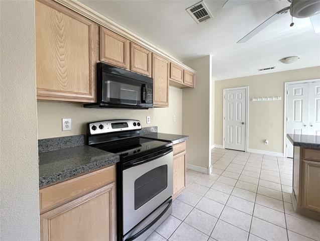 Building Photo - 10608 Red Cedar Dr