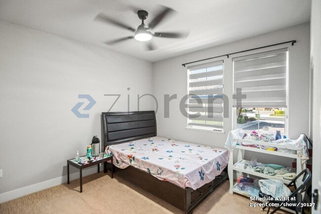 Building Photo - Unit