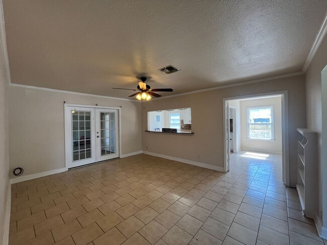 Building Photo - LINDALE PARK WITH EXTRA SQUARE FOOTAGE!!