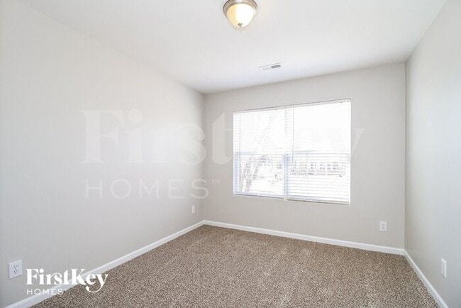 Building Photo - 1513 Pecan Ln