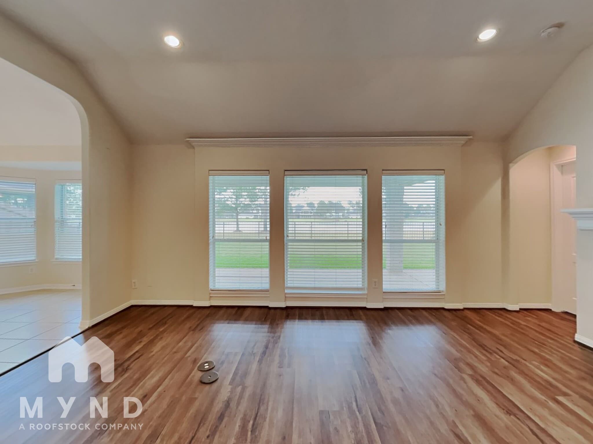 Building Photo - 1605 Garden Lakes Dr