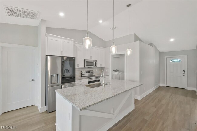 Building Photo - 2806 22nd St W