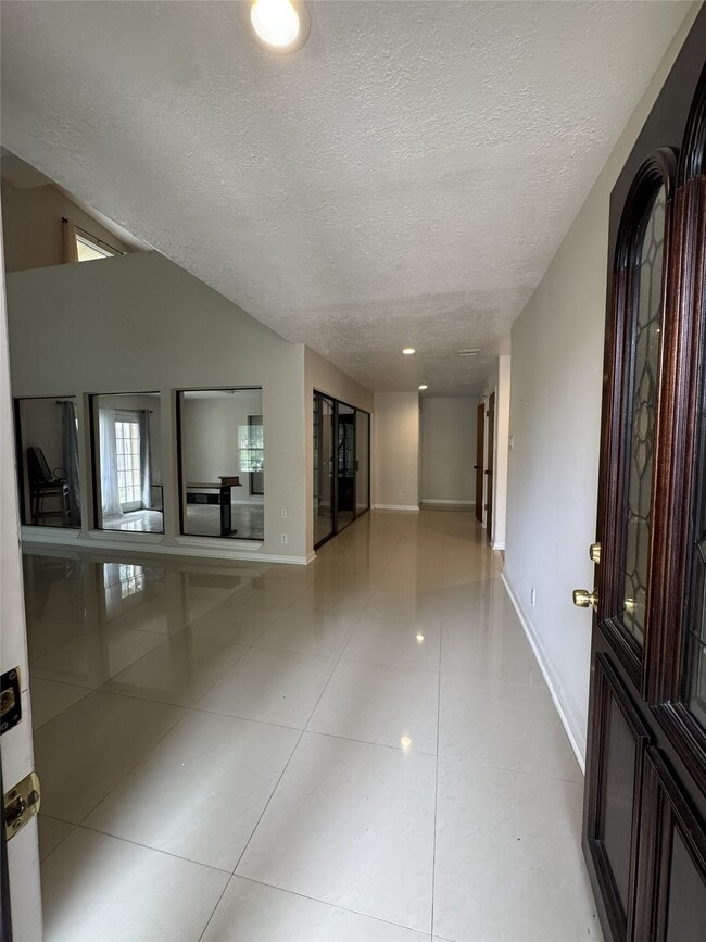 Building Photo - 11322 Briar Forest Dr