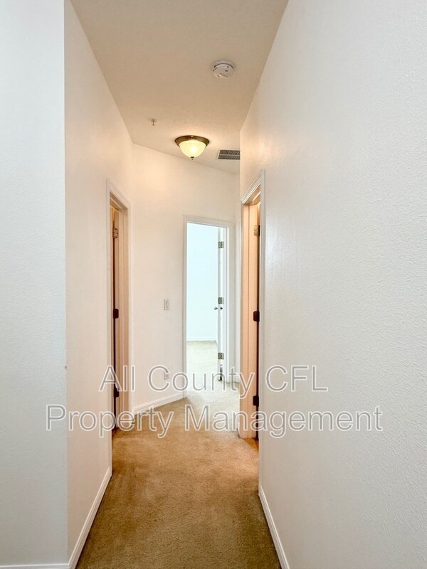 Building Photo - 619 Fortanini Cir