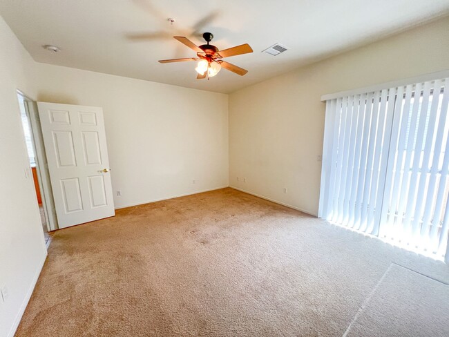 Building Photo - TOWNHOME - COTTONWOOD - VILLAS ON ELM
