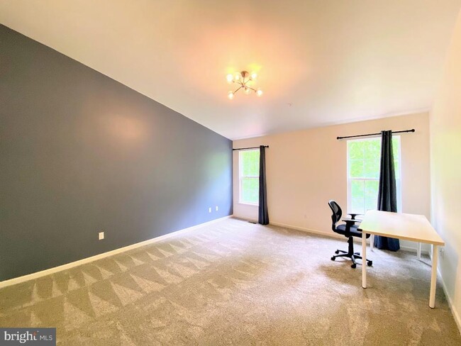 Building Photo - 174 Fringetree Dr