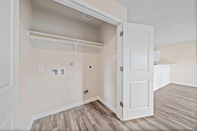 Building Photo - 103 Bering Dr