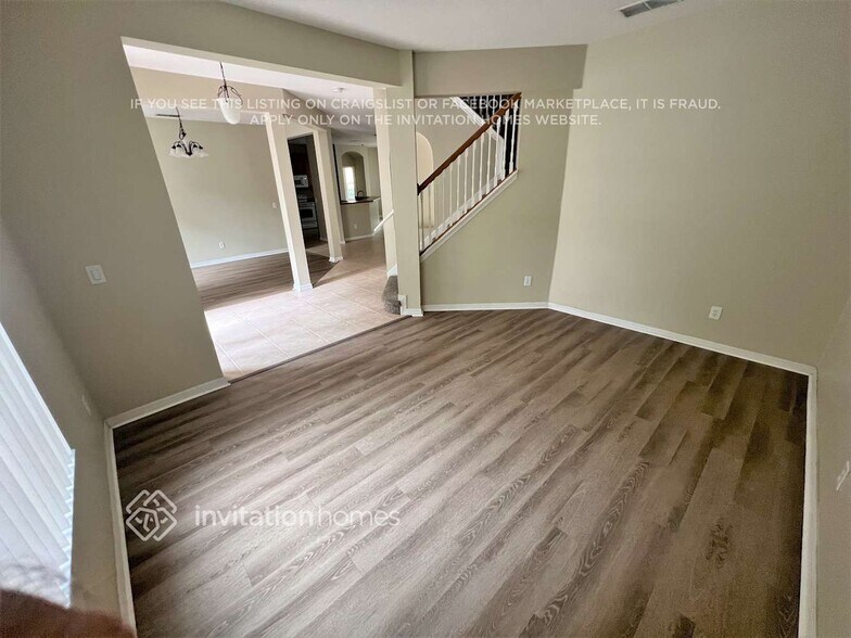 Building Photo - 627 Errol Pkwy