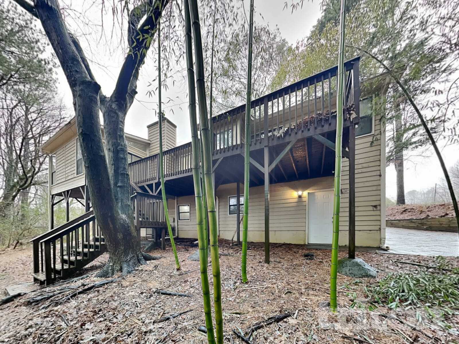 Building Photo - 303 Lowe Ct NW