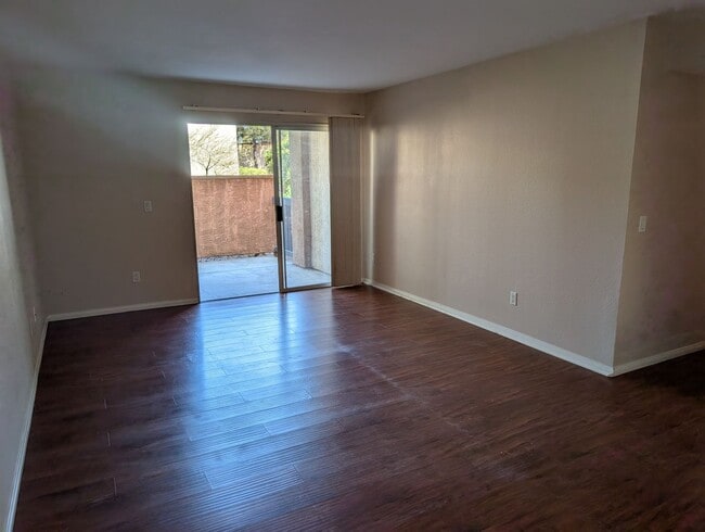 Building Photo - Upgraded UTC Condo in Quiet, Serene Setting