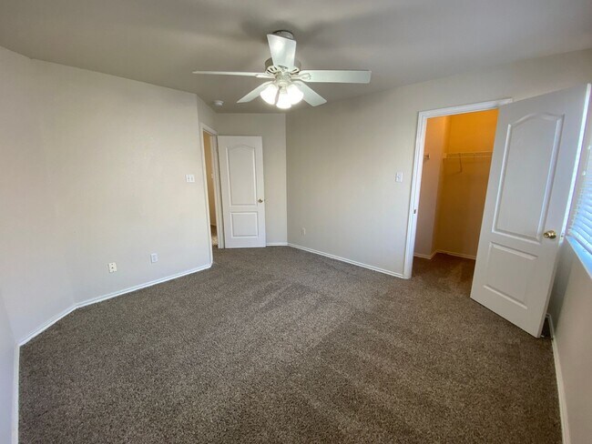 Building Photo - Step into this stunning 4 bedroom, 2.5 bathroom haven that radiates modern elegance and abundant ...