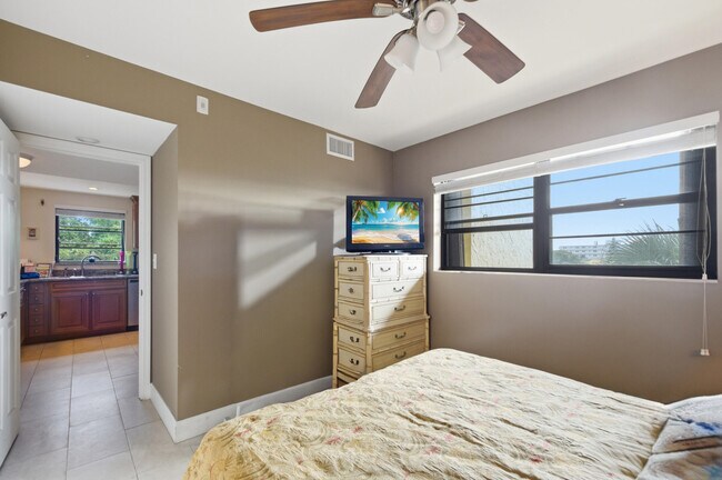 Building Photo - 367 S Federal Hwy