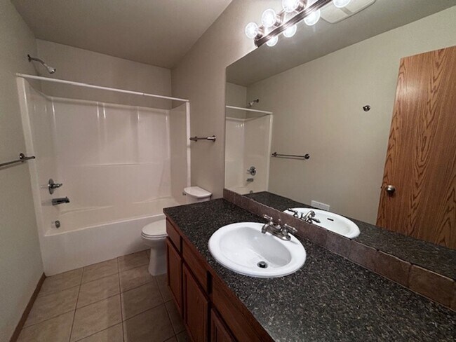 Building Photo - 3 Bed, 2 Bath close to Downtown Ferndale