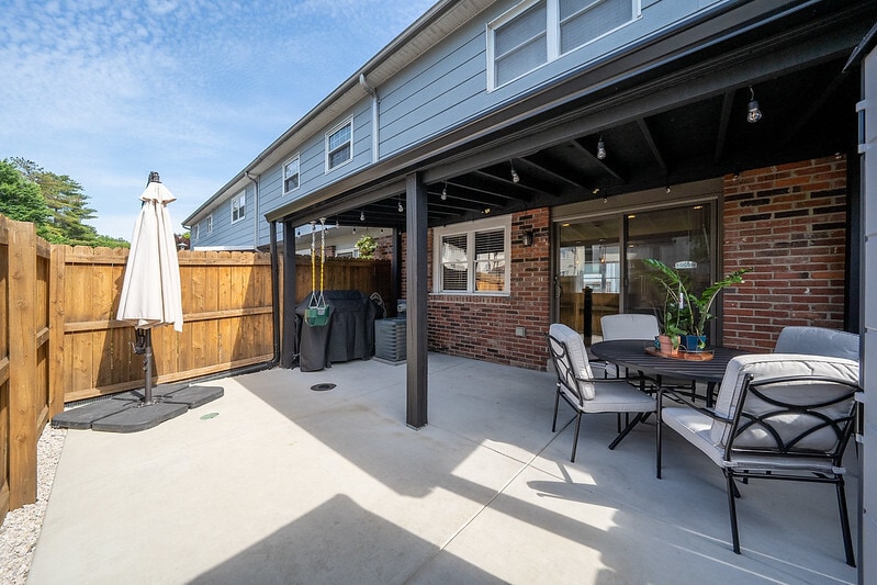 Building Photo - 2548 Grayland Walk