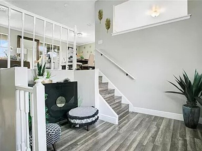 Building Photo - 4 Bed 3 Bath East Orlando OASIS!!!